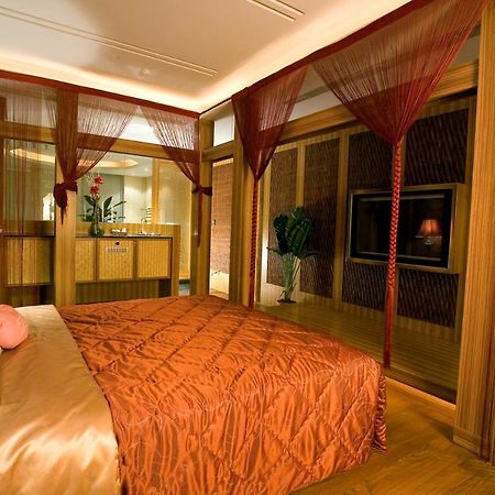 Chateau Motel&Spa Kaohsiung Extérieur photo