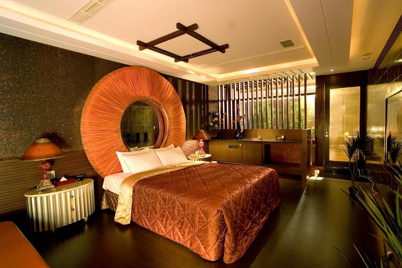 Chateau Motel&Spa Kaohsiung Extérieur photo