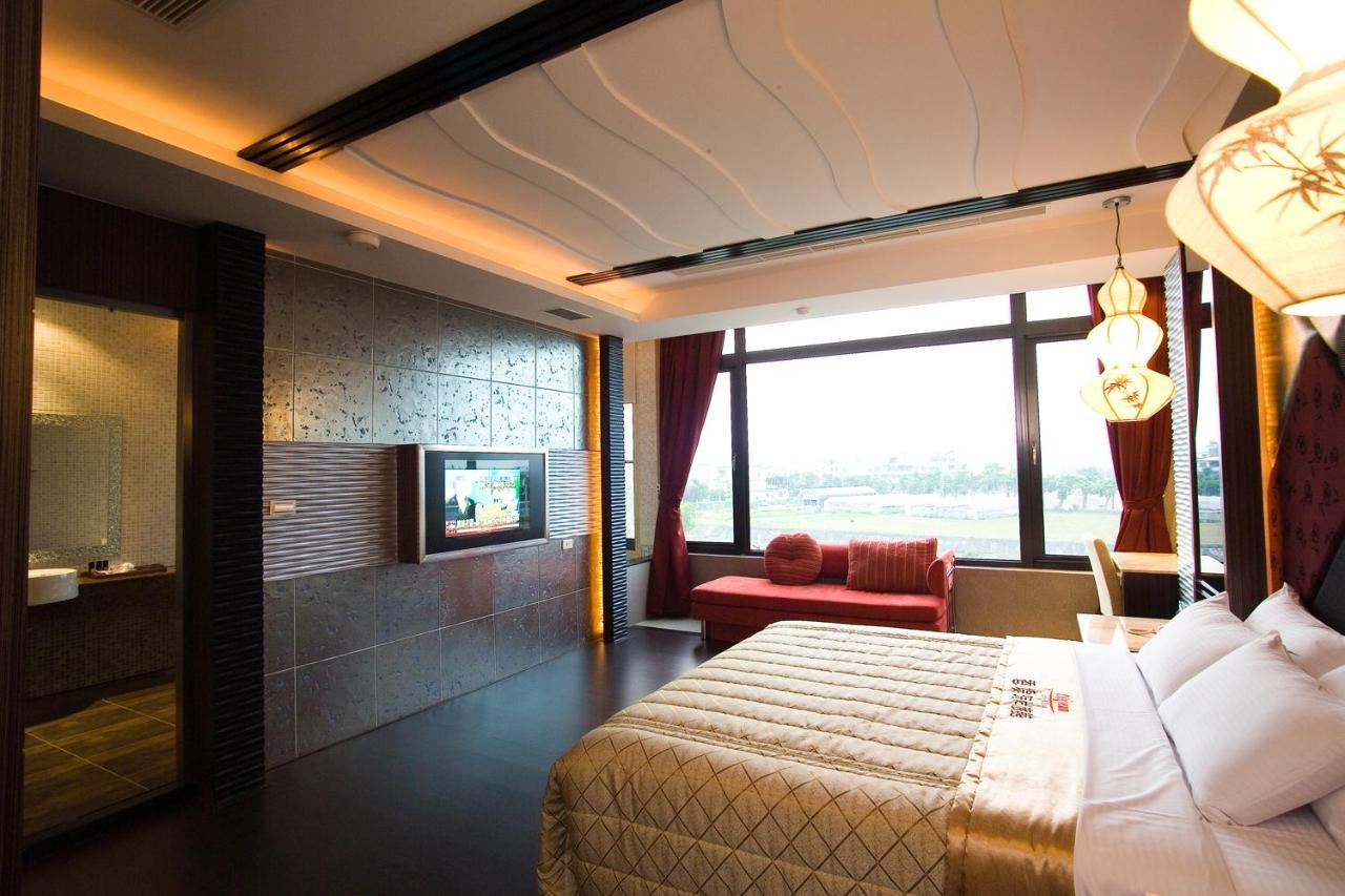 Chateau Motel&Spa Kaohsiung Extérieur photo