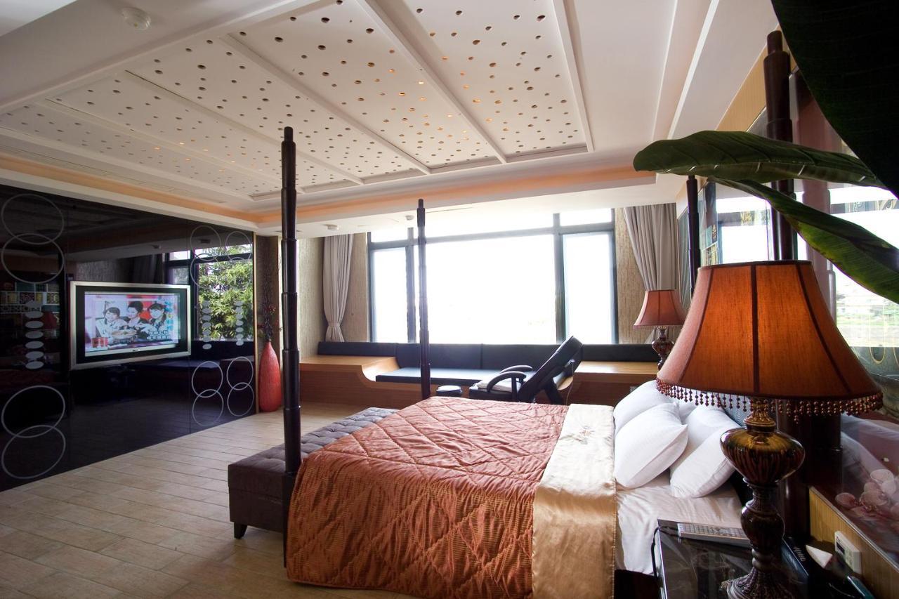Chateau Motel&Spa Kaohsiung Extérieur photo