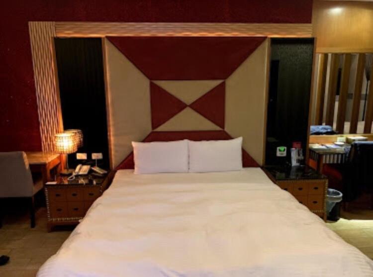 Chateau Motel&Spa Kaohsiung Extérieur photo