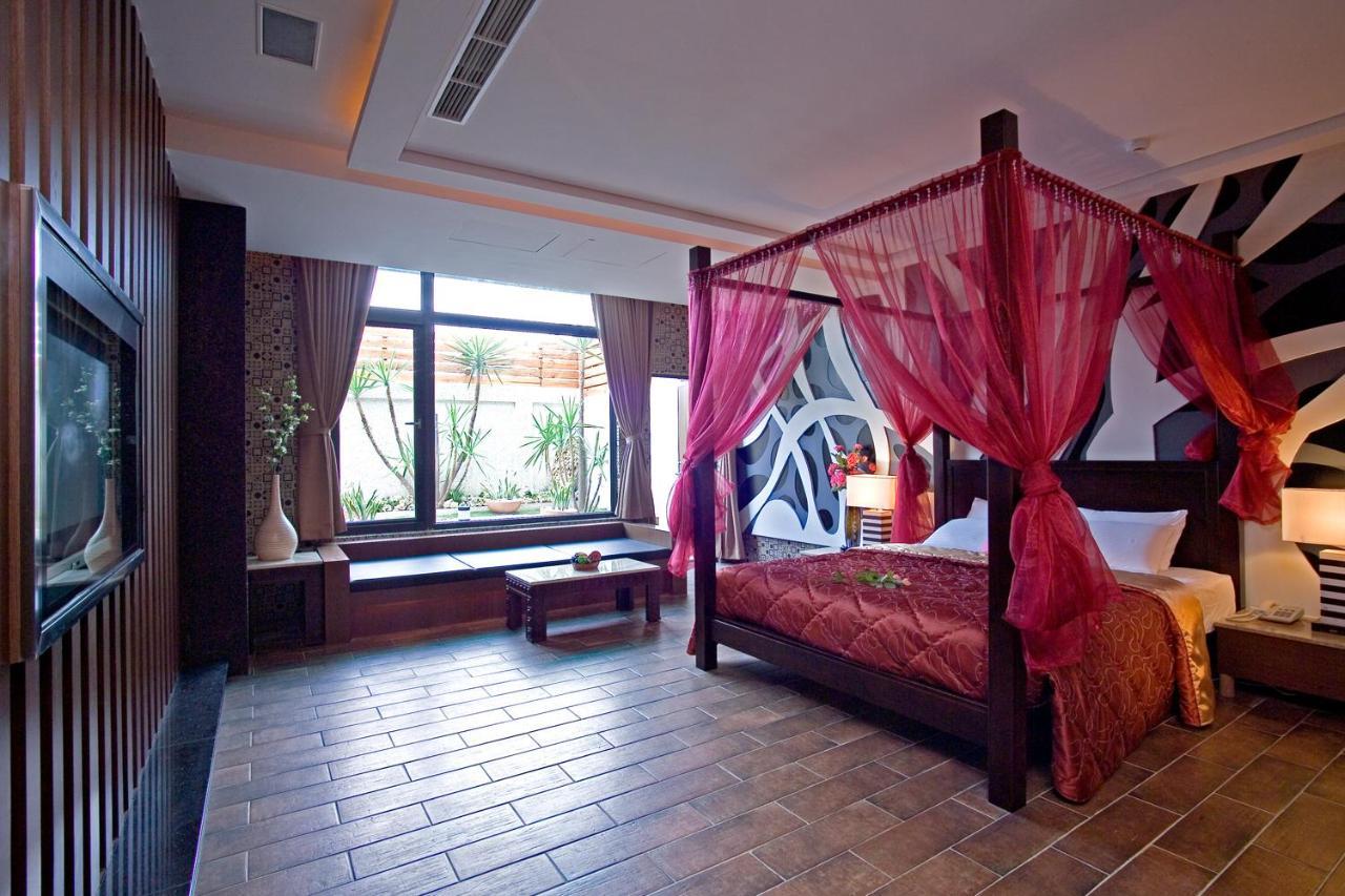 Chateau Motel&Spa Kaohsiung Extérieur photo