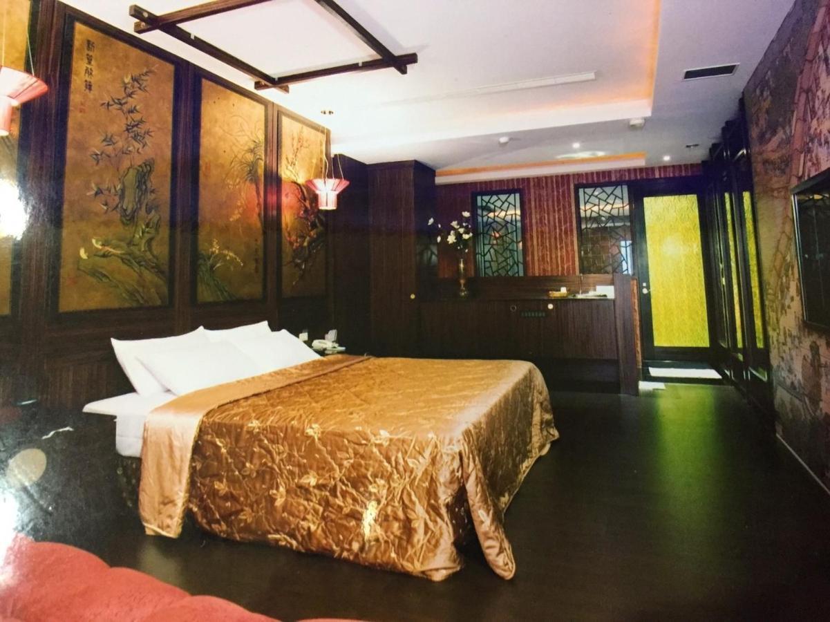 Chateau Motel&Spa Kaohsiung Extérieur photo