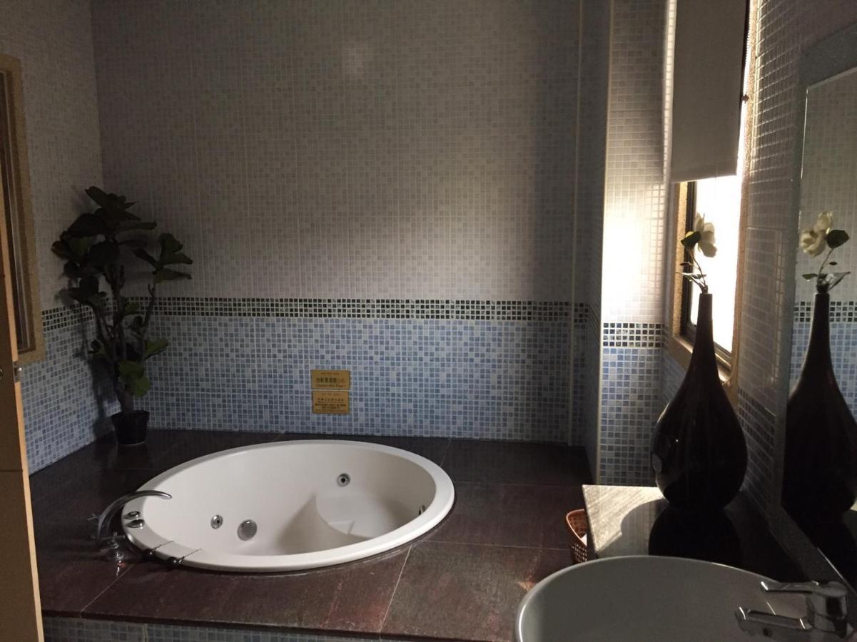 Chateau Motel&Spa Kaohsiung Extérieur photo