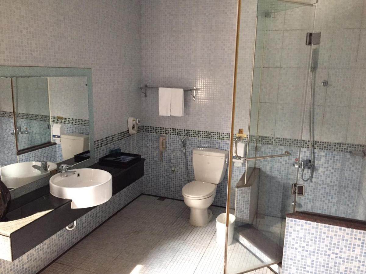 Chateau Motel&Spa Kaohsiung Extérieur photo